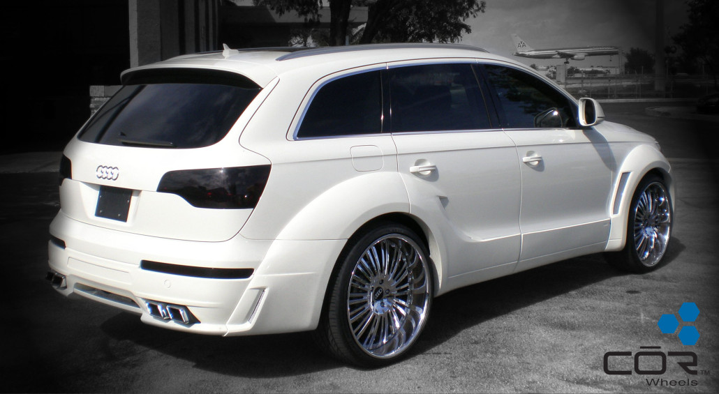 Audi Q7 on 24″ Chrome center Valhalla