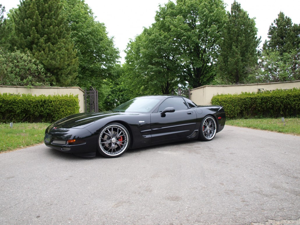 C5 Z06 on 20 Trident in Matte Anthracite finished center (1)