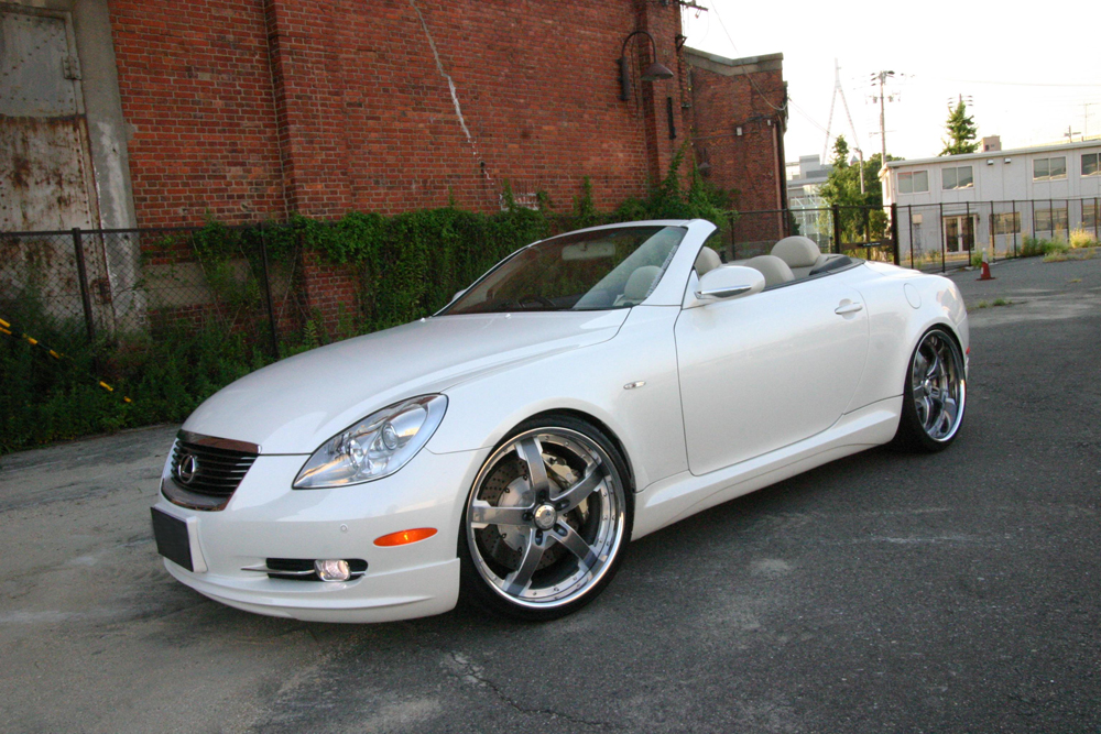 Lexus SC430 on 21 Cponcords with Gunmetal center risers (3)